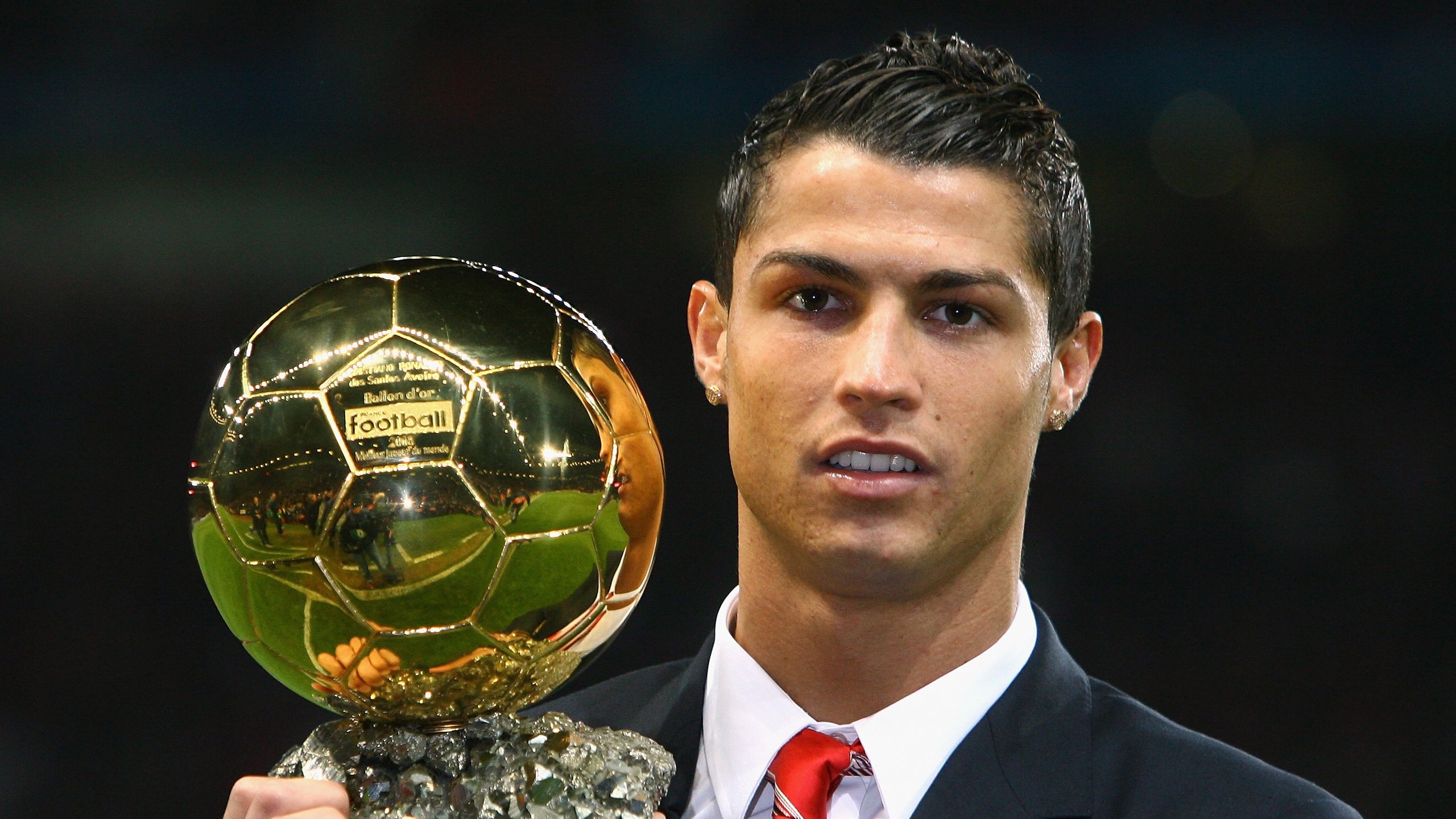 中国足球国家队战术执行力显著提升，国足技战术